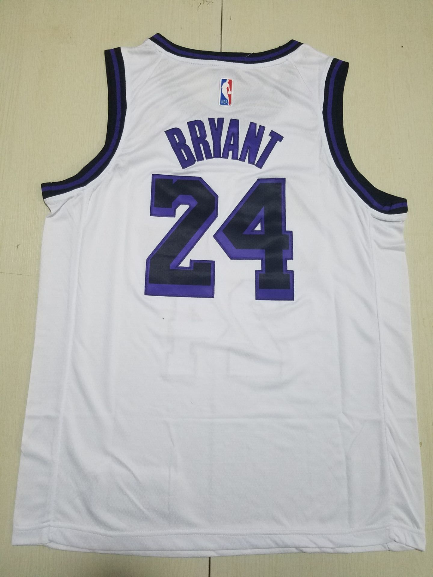 Men Los Angeles Lakers 24 Bryant White 2022 Nike NBA Jersey